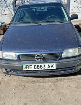 Синий Опель Астра, объемом двигателя 1.6 л и пробегом 260 тыс. км за 2100 $, фото 1 на Automoto.ua