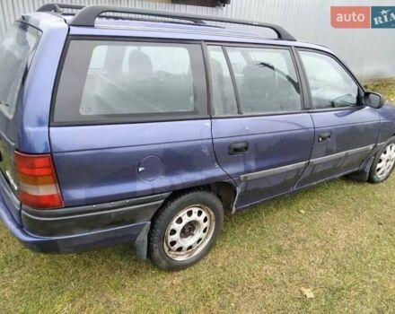 Синий Опель Астра, объемом двигателя 1.7 л и пробегом 377 тыс. км за 1350 $, фото 1 на Automoto.ua