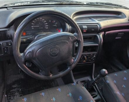 Синій Опель Астра, об'ємом двигуна 1.4 л та пробігом 300 тис. км за 1700 $, фото 1 на Automoto.ua