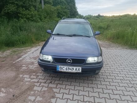 Синий Опель Астра, объемом двигателя 1.6 л и пробегом 374 тыс. км за 1800 $, фото 1 на Automoto.ua