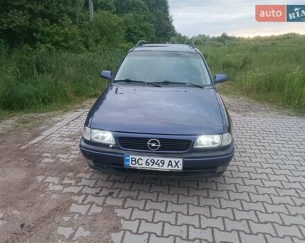 Синий Опель Астра, объемом двигателя 1.6 л и пробегом 374 тыс. км за 2100 $, фото 1 на Automoto.ua