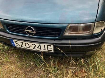 Опель Астра 1998 в Конотопе на Automoto.ua Синий Опель Астра, объемом двигателя 0 л и пробегом 180 тыс. км за 968 $, фото 1 на Automoto.ua