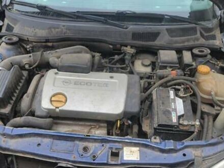 Синий Опель Астра, объемом двигателя 1.6 л и пробегом 800 тыс. км за 1200 $, фото 1 на Automoto.ua