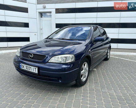 Синий Опель Астра, объемом двигателя 1.6 л и пробегом 225 тыс. км за 3400 $, фото 1 на Automoto.ua