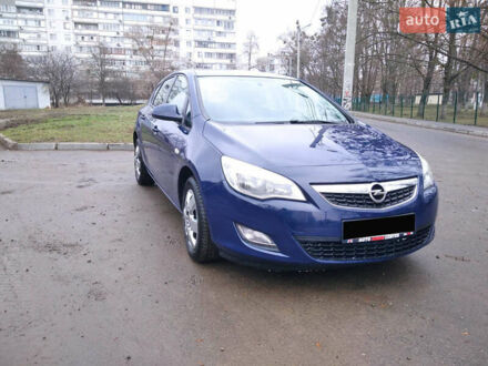 Опель Астра 2011 в Славуте на Automoto.ua Синий Опель Астра, объемом двигателя 1.4 л и пробегом 217 тыс. км за 7000 $, фото 1 на Automoto.ua