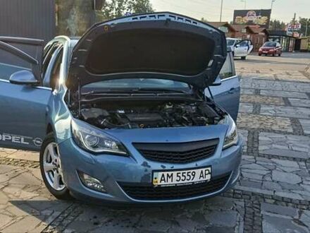 Опель Астра 2011 в Житомире на Automoto.ua Синий Опель Астра, объемом двигателя 1.4 л и пробегом 214 тыс. км за 6400 $, фото 1 на Automoto.ua