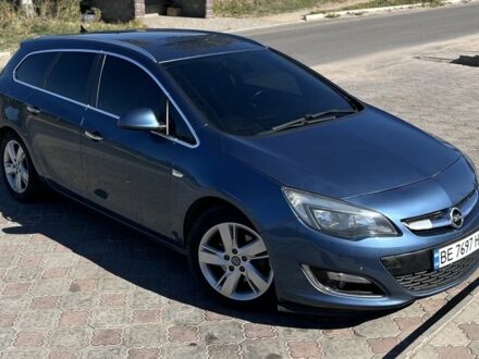 Опель Астра 2013 в Херсоне на Automoto.ua Синий Опель Астра, объемом двигателя 1.7 л и пробегом 269 тыс. км за 6500 $, фото 1 на Automoto.ua