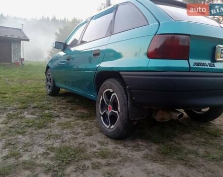Зелений Опель Астра, об'ємом двигуна 1.6 л та пробігом 250 тис. км за 1699 $, фото 15 на Automoto.ua