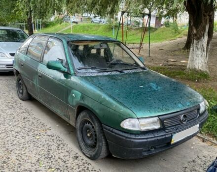 Зеленый Опель Астра, объемом двигателя 1.4 л и пробегом 342 тыс. км за 642 $, фото 1 на Automoto.ua