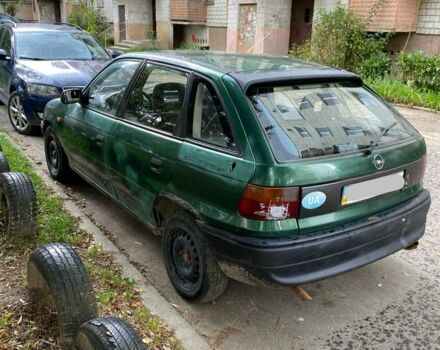 Зеленый Опель Астра, объемом двигателя 1.4 л и пробегом 342 тыс. км за 642 $, фото 2 на Automoto.ua