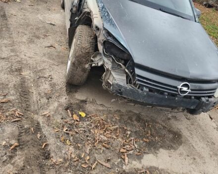 Зеленый Опель Астра, объемом двигателя 1.6 л и пробегом 25 тыс. км за 2000 $, фото 3 на Automoto.ua