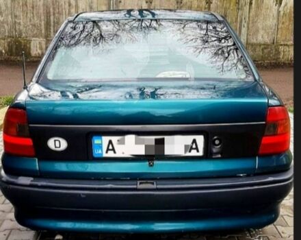 Зеленый Опель Астра, объемом двигателя 1.4 л и пробегом 330 тыс. км за 1800 $, фото 2 на Automoto.ua