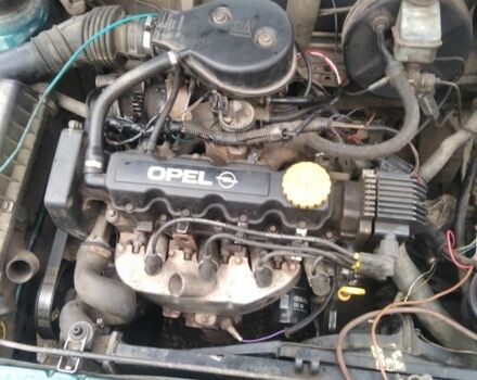 Зеленый Опель Астра, объемом двигателя 1 л и пробегом 200 тыс. км за 600 $, фото 5 на Automoto.ua