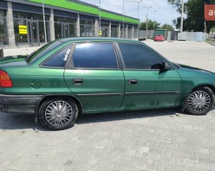 Зеленый Опель Астра, объемом двигателя 1.4 л и пробегом 400 тыс. км за 1700 $, фото 1 на Automoto.ua