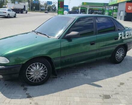 Зеленый Опель Астра, объемом двигателя 1.4 л и пробегом 400 тыс. км за 1700 $, фото 2 на Automoto.ua