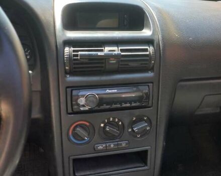 Зеленый Опель Астра, объемом двигателя 1.6 л и пробегом 390 тыс. км за 2700 $, фото 11 на Automoto.ua