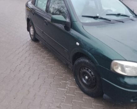 Зеленый Опель Астра, объемом двигателя 1.4 л и пробегом 300 тыс. км за 2400 $, фото 1 на Automoto.ua