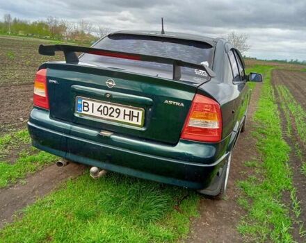 Зеленый Опель Астра, объемом двигателя 1.6 л и пробегом 266 тыс. км за 3700 $, фото 1 на Automoto.ua