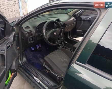 Зелений Опель Астра, об'ємом двигуна 1.6 л та пробігом 370 тис. км за 2600 $, фото 4 на Automoto.ua