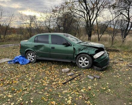 Зелений Опель Астра, об'ємом двигуна 1.4 л та пробігом 287 тис. км за 1150 $, фото 4 на Automoto.ua