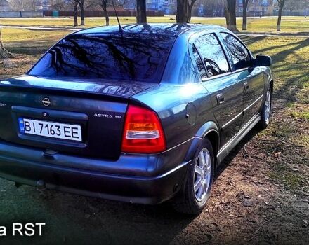Зеленый Опель Астра, объемом двигателя 1.6 л и пробегом 310 тыс. км за 3200 $, фото 1 на Automoto.ua