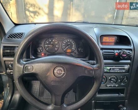 Зеленый Опель Астра, объемом двигателя 1.6 л и пробегом 168 тыс. км за 4200 $, фото 3 на Automoto.ua