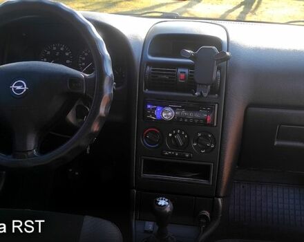 Зеленый Опель Астра, объемом двигателя 1.6 л и пробегом 310 тыс. км за 3200 $, фото 12 на Automoto.ua