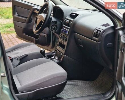 Зелений Опель Астра, об'ємом двигуна 1.36 л та пробігом 179 тис. км за 3000 $, фото 38 на Automoto.ua