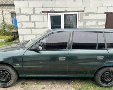 Зеленый Опель Астра, объемом двигателя 1.6 л и пробегом 351 тыс. км за 950 $, фото 1 на Automoto.ua