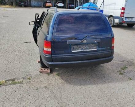 Зеленый Опель Астра, объемом двигателя 1.4 л и пробегом 350 тыс. км за 605 $, фото 3 на Automoto.ua