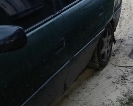 Зеленый Опель Астра, объемом двигателя 1.6 л и пробегом 360 тыс. км за 595 $, фото 2 на Automoto.ua