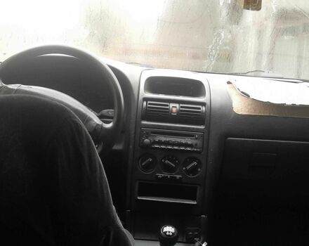 Зеленый Опель Астра, объемом двигателя 1.6 л и пробегом 350 тыс. км за 1001 $, фото 3 на Automoto.ua