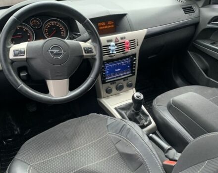 Зеленый Опель Астра, объемом двигателя 1.7 л и пробегом 300 тыс. км за 4500 $, фото 4 на Automoto.ua