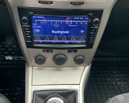 Зеленый Опель Астра, объемом двигателя 1.7 л и пробегом 300 тыс. км за 4500 $, фото 5 на Automoto.ua