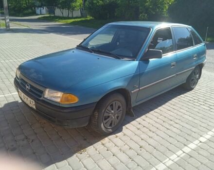 Зеленый Опель Астра, объемом двигателя 1.4 л и пробегом 305 тыс. км за 1550 $, фото 1 на Automoto.ua