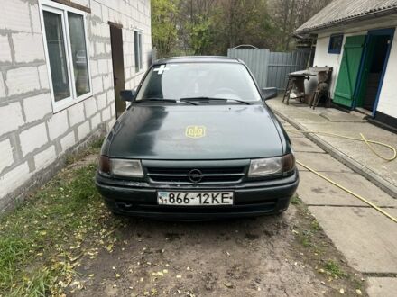 Зеленый Опель Астра, объемом двигателя 1.6 л и пробегом 351 тыс. км за 950 $, фото 1 на Automoto.ua