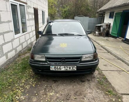 Опель Астра 1993 в Борисполе на Automoto.ua Зеленый Опель Астра, объемом двигателя 1.6 л и пробегом 351 тыс. км за 950 $, фото 1 на Automoto.ua