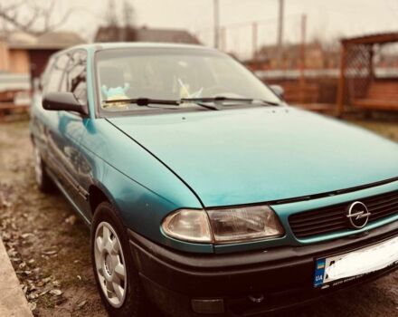 Зеленый Опель Астра, объемом двигателя 1.6 л и пробегом 352 тыс. км за 2500 $, фото 1 на Automoto.ua