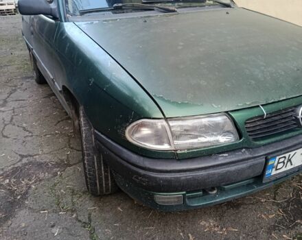 Зелений Опель Астра, об'ємом двигуна 1.4 л та пробігом 250 тис. км за 900 $, фото 1 на Automoto.ua