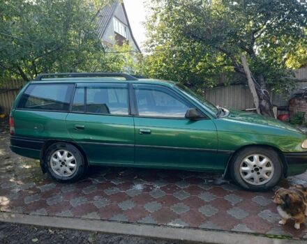 Зеленый Опель Астра, объемом двигателя 1.6 л и пробегом 60 тыс. км за 2509 $, фото 1 на Automoto.ua