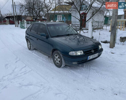 Зеленый Опель Астра, объемом двигателя 1.6 л и пробегом 345 тыс. км за 2050 $, фото 1 на Automoto.ua