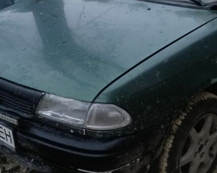 Зеленый Опель Астра, объемом двигателя 1.6 л и пробегом 360 тыс. км за 595 $, фото 1 на Automoto.ua