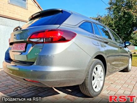 Опель Астра 2018 в Лубнах на Automoto.ua Зеленый Опель Астра, объемом двигателя 1.6 л и пробегом 165 тыс. км за 11650 $, фото 1 на Automoto.ua