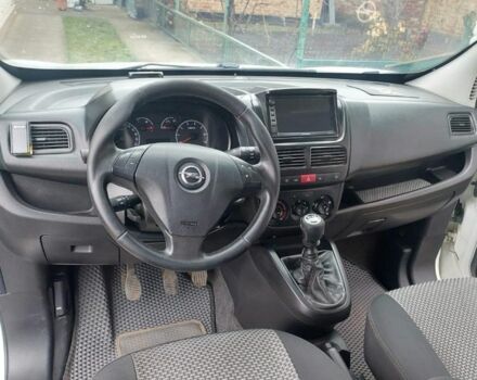 Білий Опель Кампо, об'ємом двигуна 1.6 л та пробігом 207 тис. км за 7600 $, фото 3 на Automoto.ua