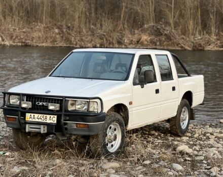 Белый Опель Кампо, объемом двигателя 2.5 л и пробегом 250 тыс. км за 4999 $, фото 10 на Automoto.ua
