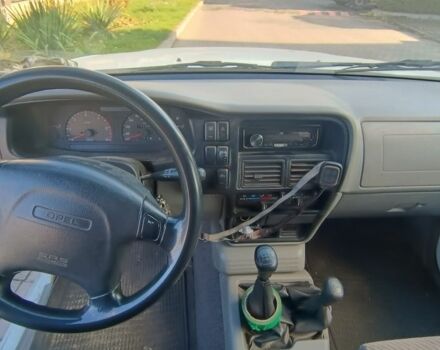 Белый Опель Кампо, объемом двигателя 3.1 л и пробегом 211 тыс. км за 3810 $, фото 4 на Automoto.ua