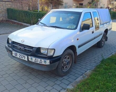 Белый Опель Кампо, объемом двигателя 3.1 л и пробегом 211 тыс. км за 3810 $, фото 1 на Automoto.ua