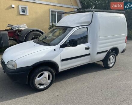 Белый Опель Комбо груз.-пасс., объемом двигателя 1.4 л и пробегом 274 тыс. км за 1300 $, фото 3 на Automoto.ua