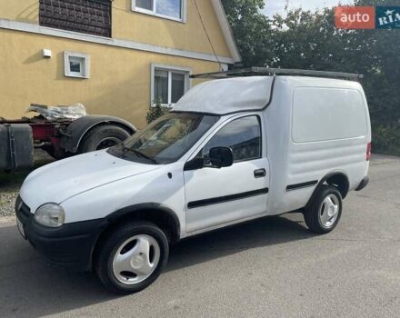 Белый Опель Комбо груз.-пасс., объемом двигателя 1.4 л и пробегом 274 тыс. км за 1300 $, фото 5 на Automoto.ua