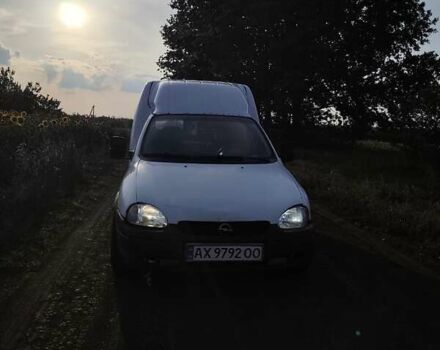 Білий Опель Комбо вант.-пас., об'ємом двигуна 1.39 л та пробігом 150 тис. км за 2000 $, фото 11 на Automoto.ua